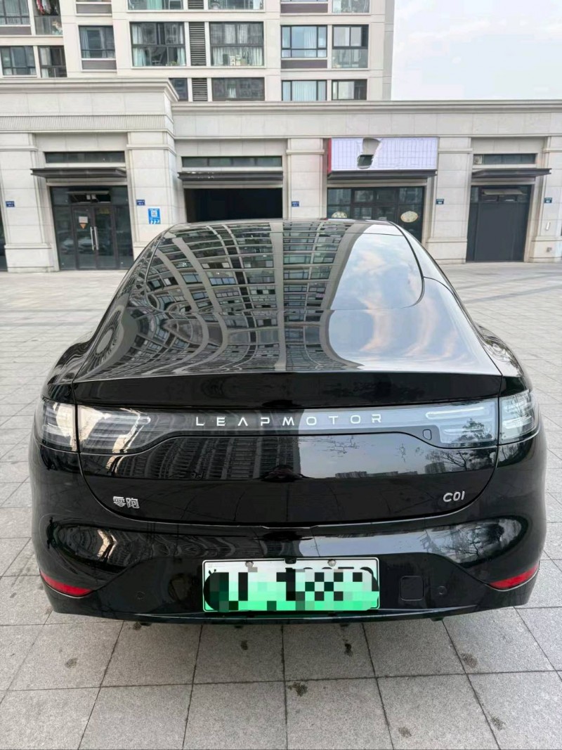 杭州24年零跑汽车C017