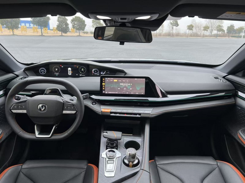 盐城23年长安汽车UNI7