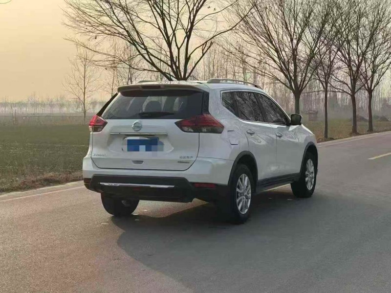 淮安19年日产奇骏8