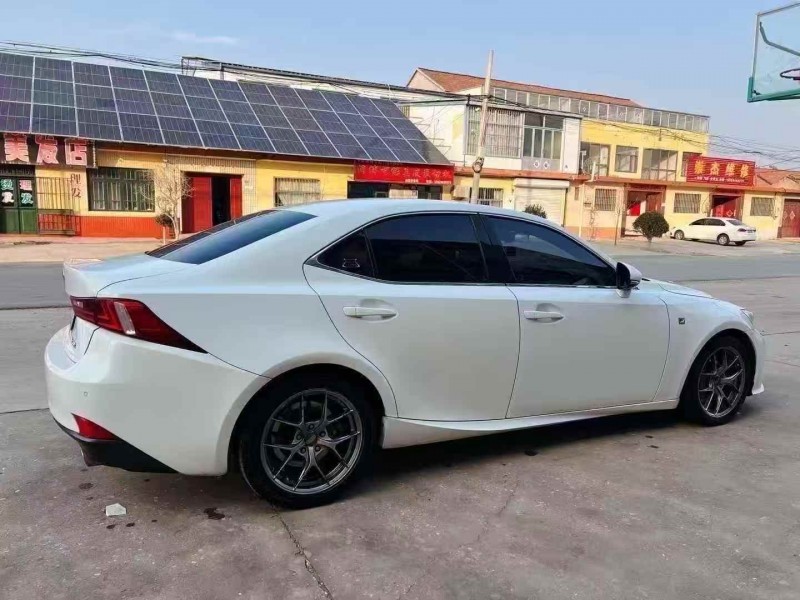 潍坊16年雷克萨斯IS9