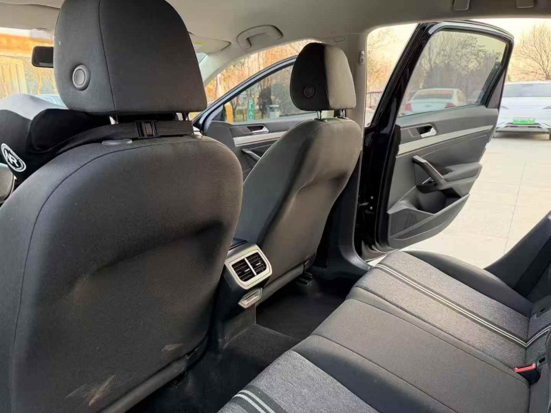 枣庄22年大众朗逸5