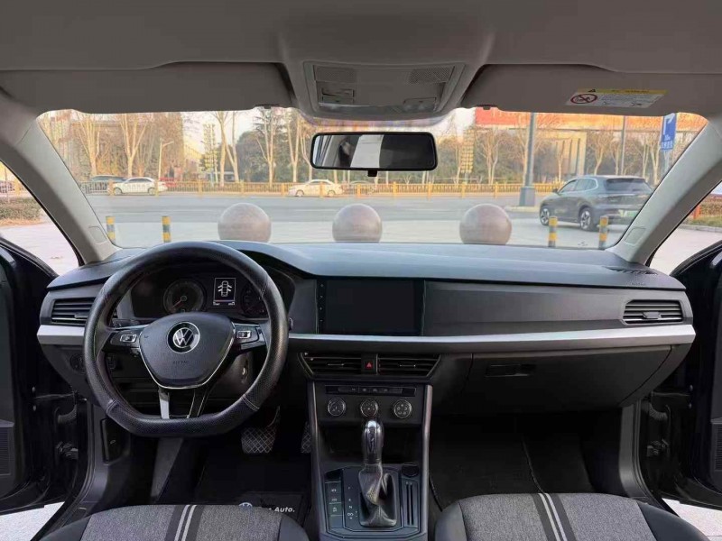 枣庄22年大众朗逸6