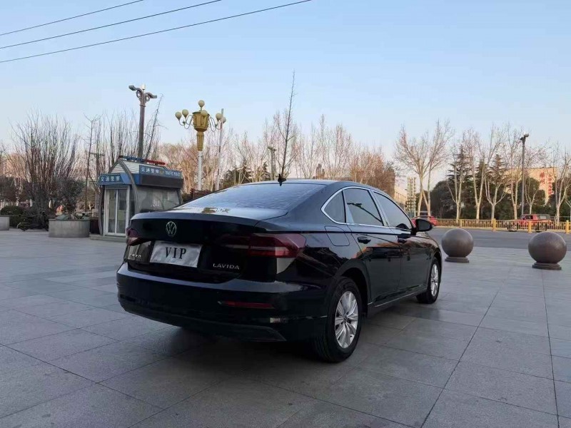 枣庄22年大众朗逸8