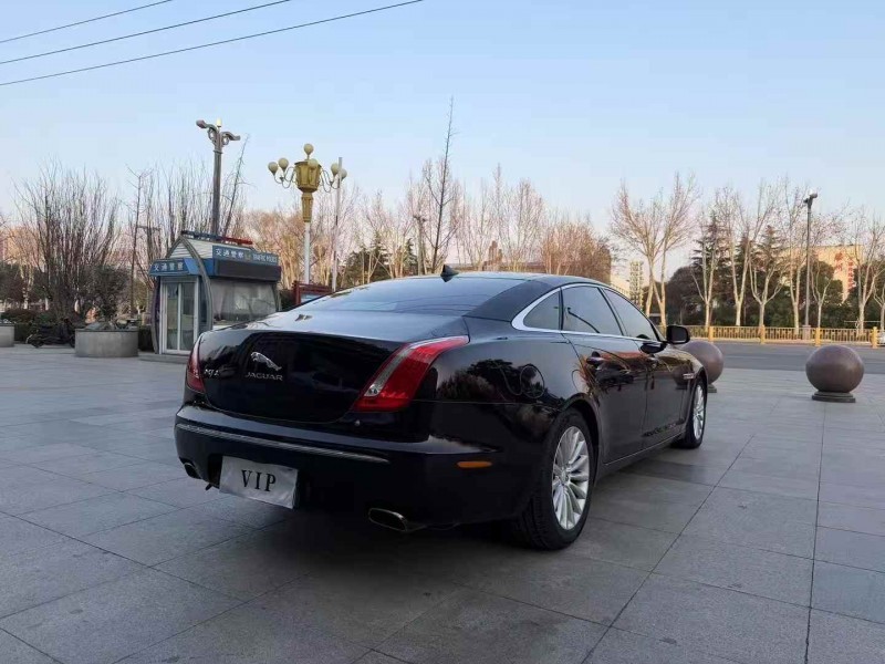 枣庄16年捷豹XJL8