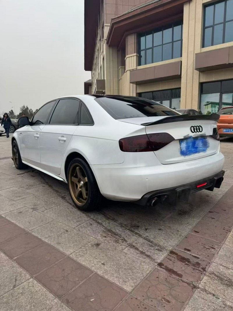 承德11年奥迪A4L8