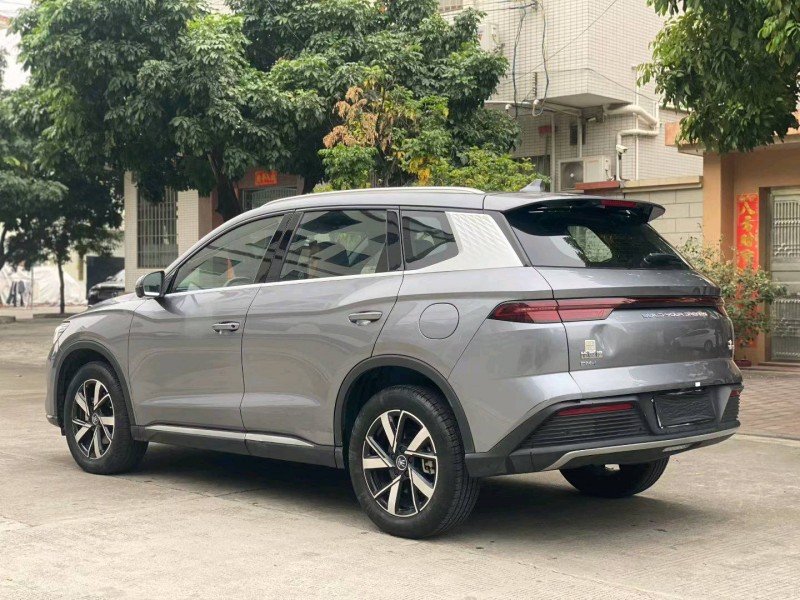 中山23年比亚迪宋8