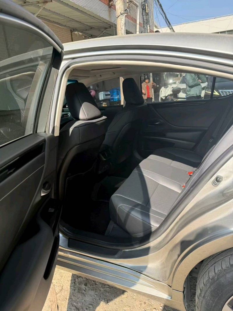 台州23年雷克萨斯ES5