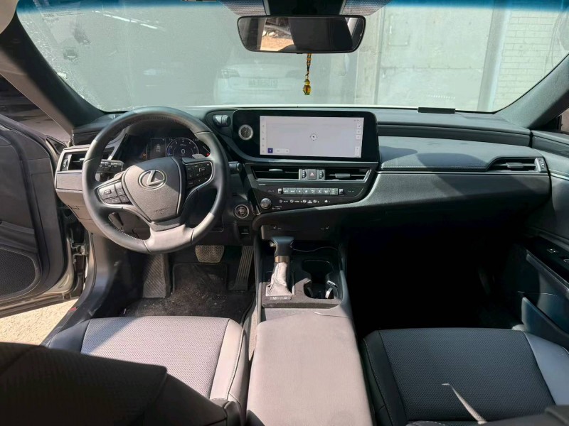 台州23年雷克萨斯ES6