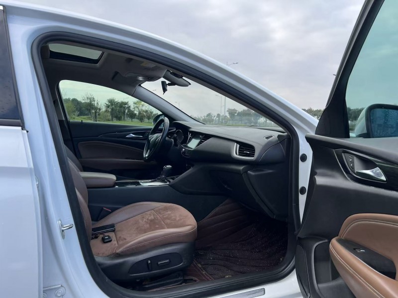 盐城20年别克君威6