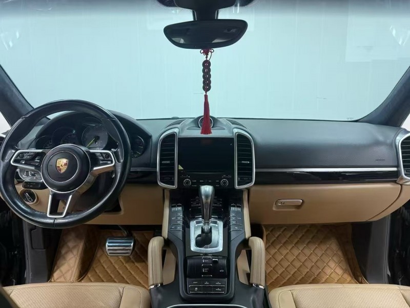 廊坊16年保时捷卡宴9