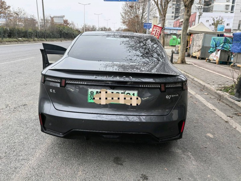 贵阳25年领克076