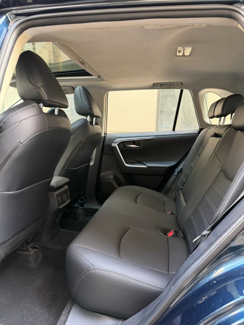 佛山20年丰田威兰达9