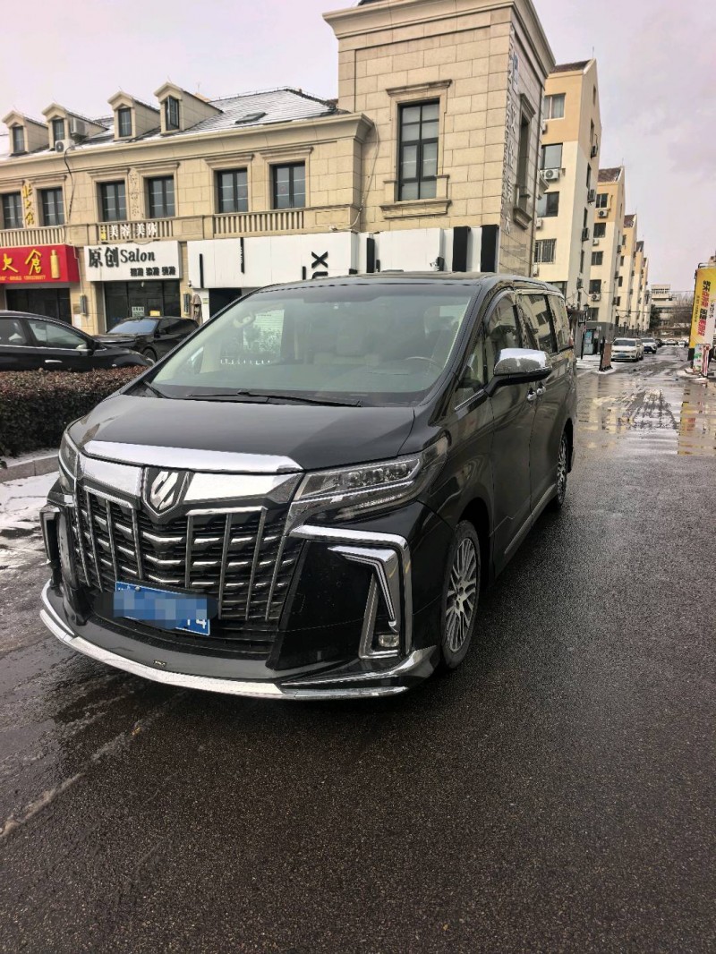 青島18年豐田埃爾法2