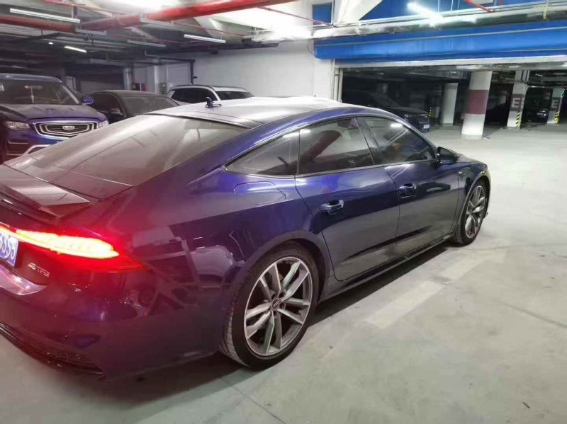 黄山21年奥迪A7L8