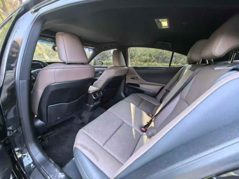 淮安22年雷克萨斯ES5