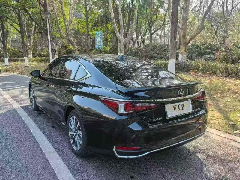 淮安22年雷克萨斯ES8