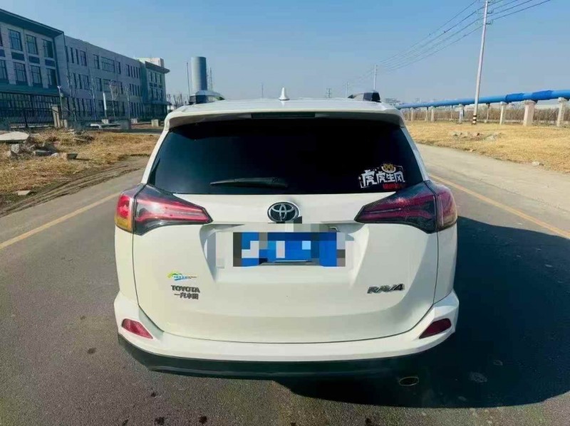 东营17年丰田RAV4荣放7