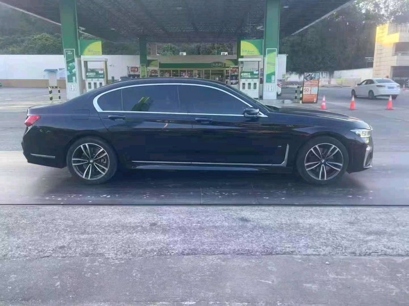 广州19年宝马7系3