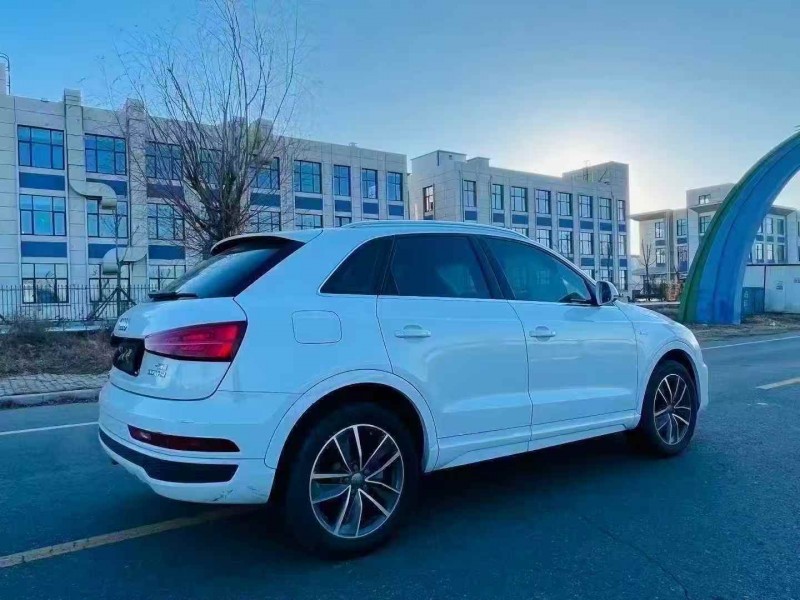 东营19年奥迪Q38
