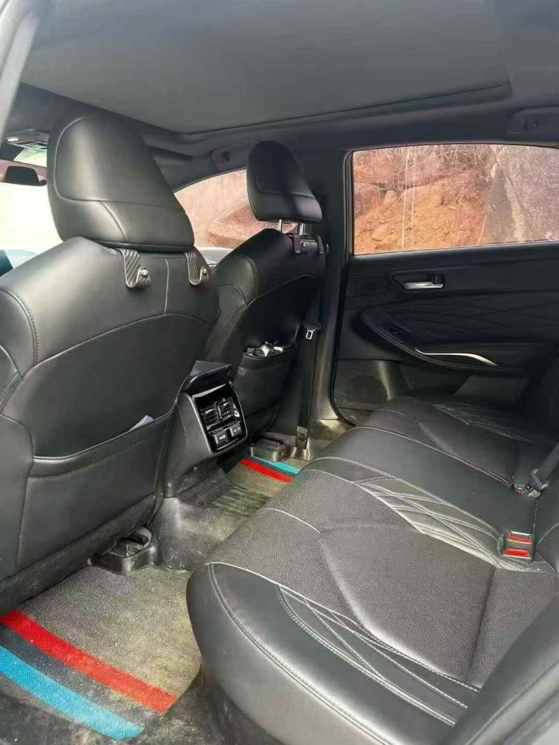 广州22年丰田亚洲龙8