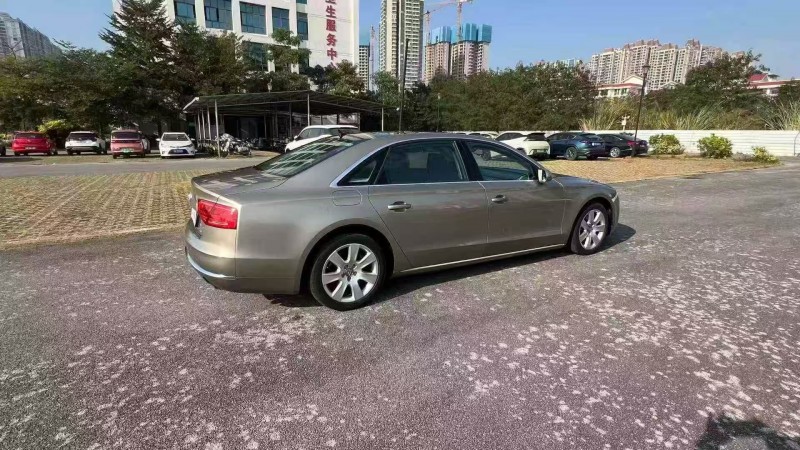 广州12年奥迪A8L7