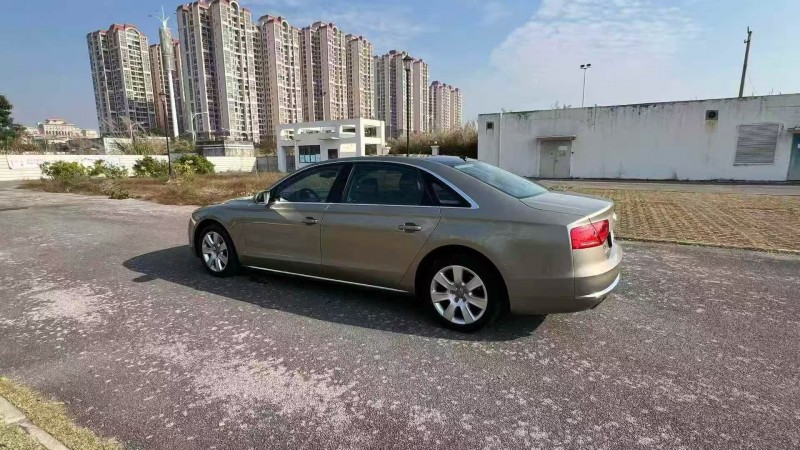 广州12年奥迪A8L8