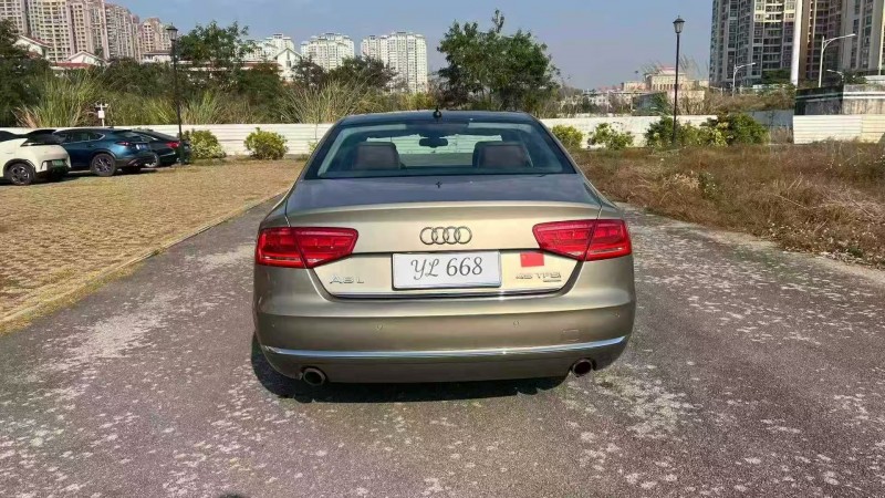 广州12年奥迪A8L9