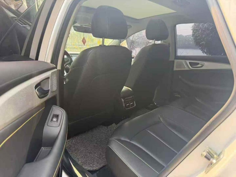 赣州24年荣威i64