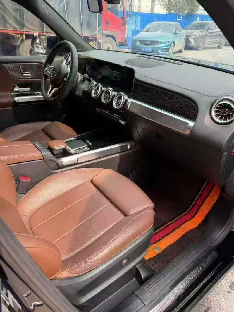 张家界21年奔驰GLB4