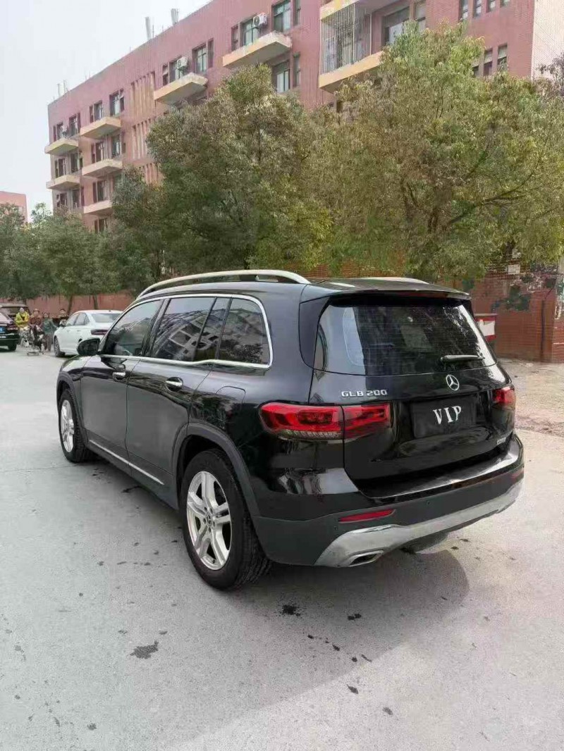 张家界21年奔驰GLB7