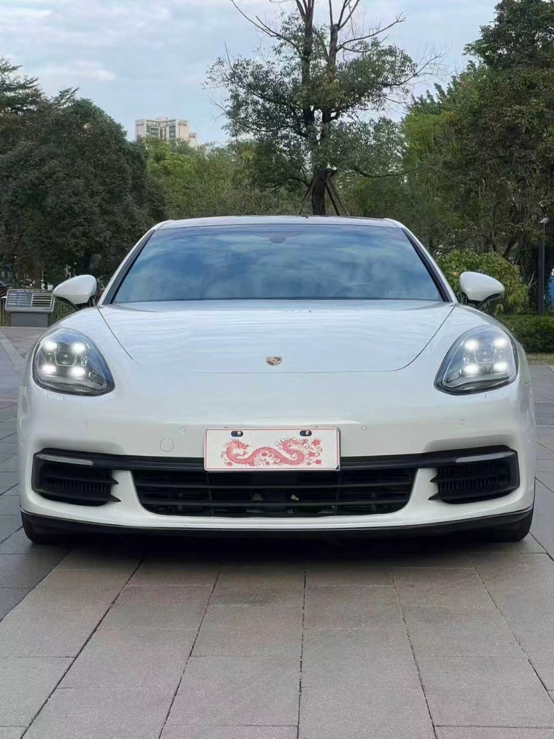 佛山17年保时捷帕拉梅拉1