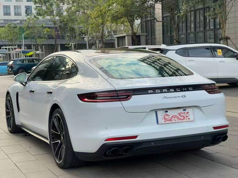佛山17年保时捷帕拉梅拉8
