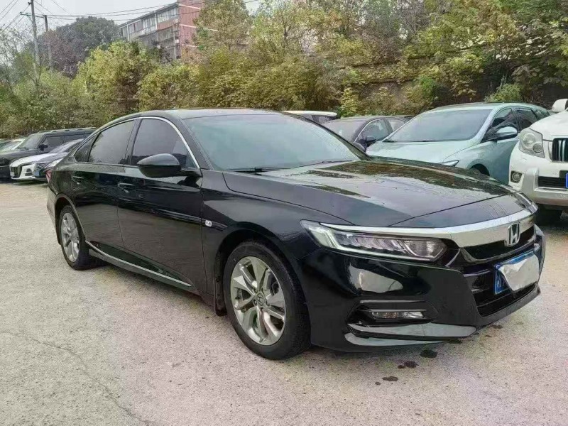 张家界20年本田雅阁3