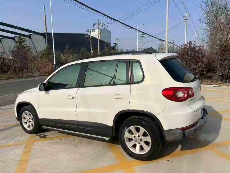 东营11年大众途观7