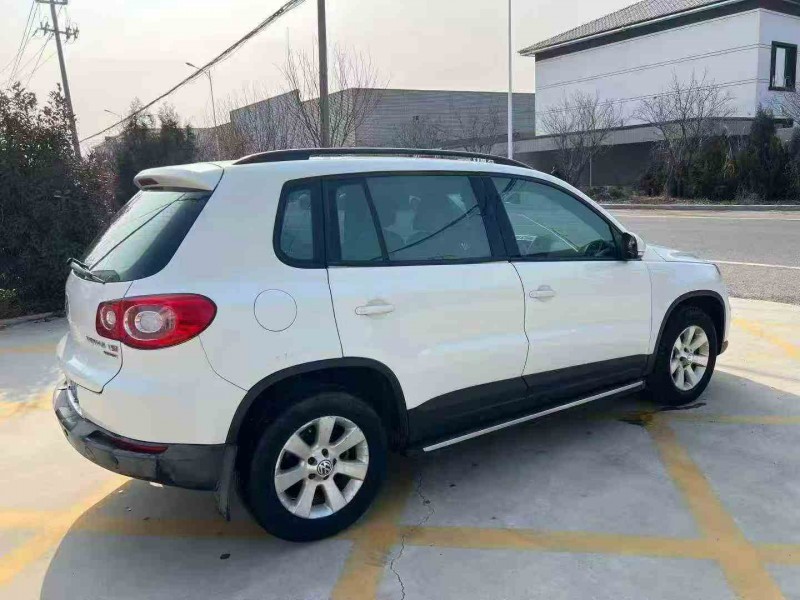 东营11年大众途观8