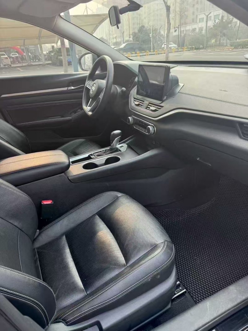 济宁22年日产天籁8