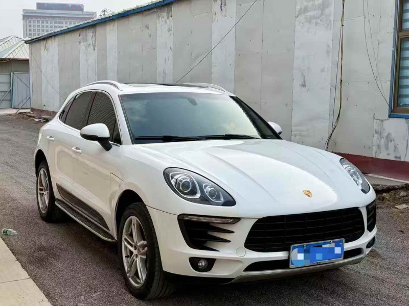 济宁16年保时捷Macan3