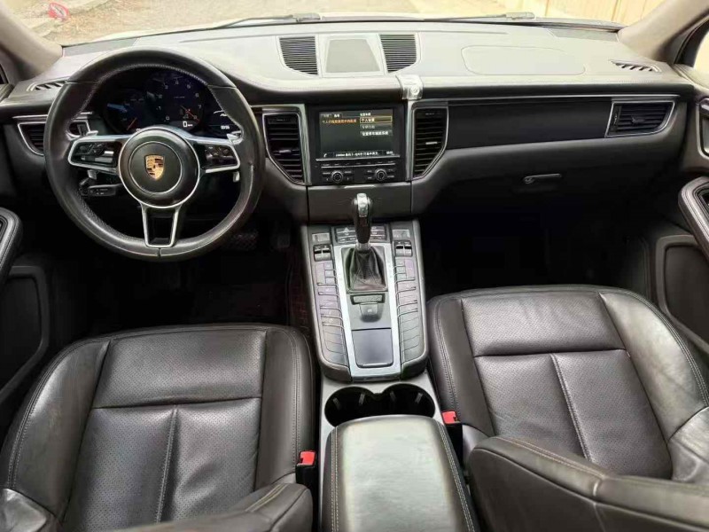 济宁16年保时捷Macan6