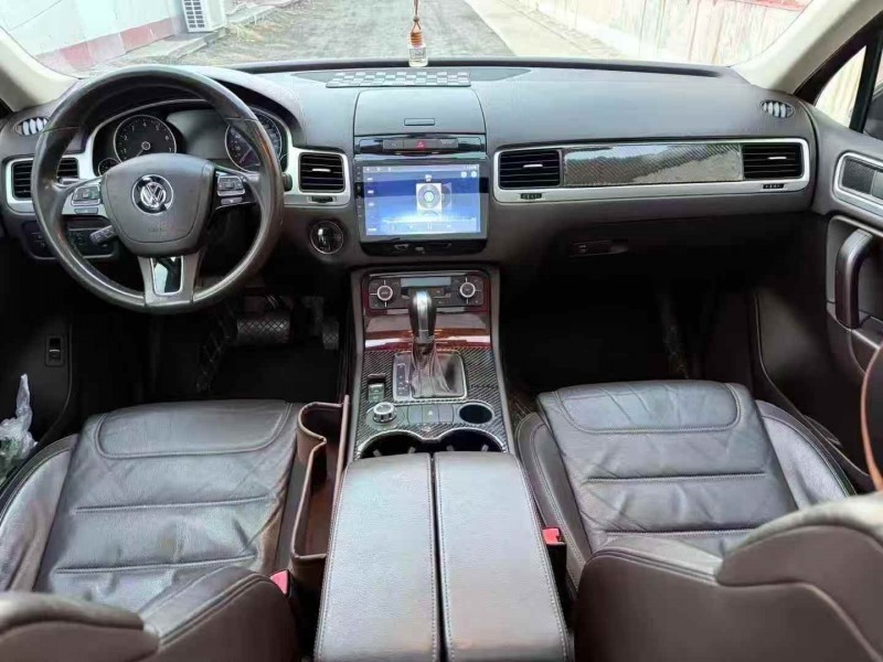 济宁14年大众途锐5