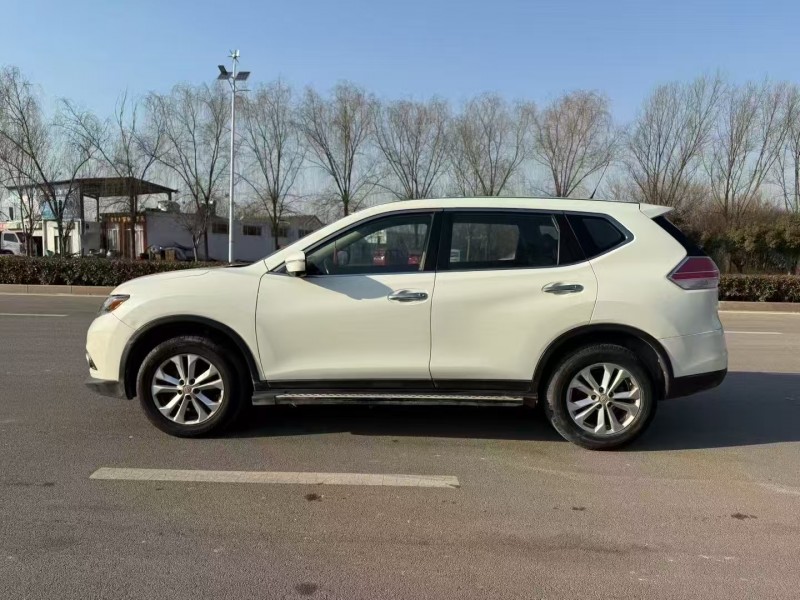 枣庄15年日产奇骏7