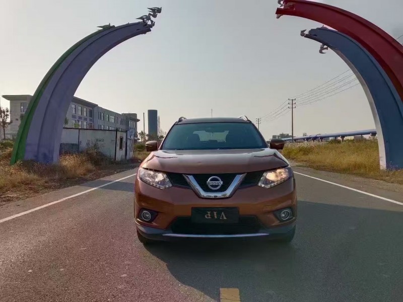 濰坊15年日產奇駿1