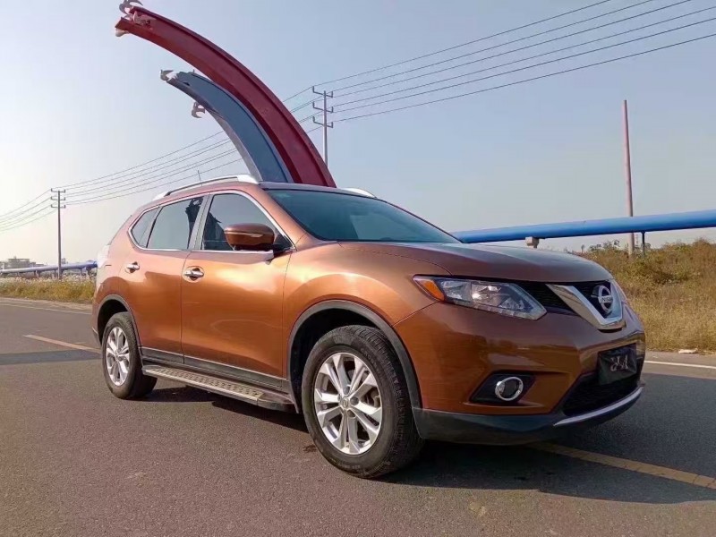 濰坊15年日產奇駿2