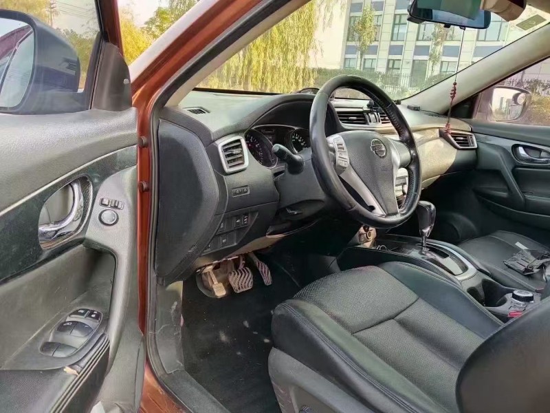 濰坊15年日產奇駿4