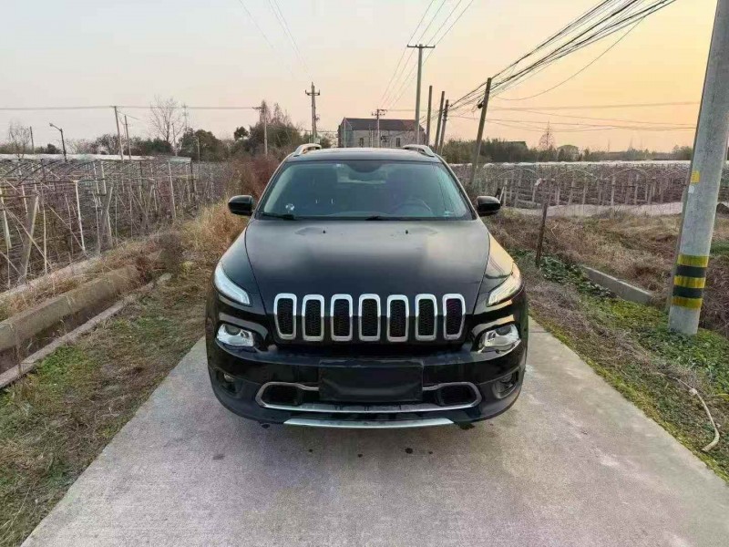 衢州20年Jeep自由光1