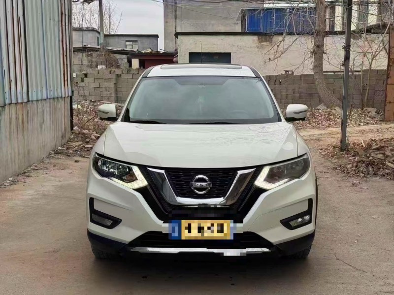 菏泽17年日产奇骏1