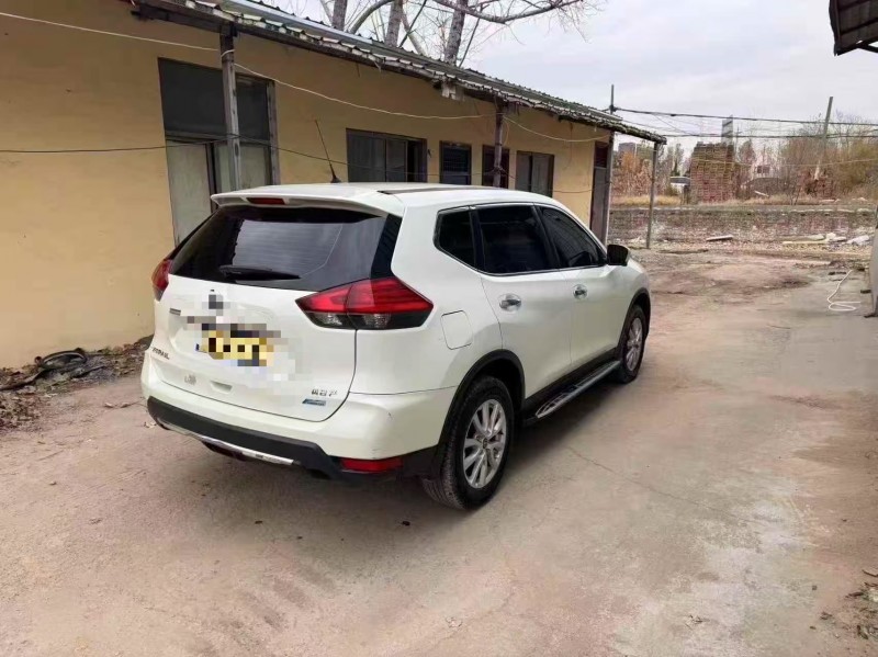 菏泽17年日产奇骏8