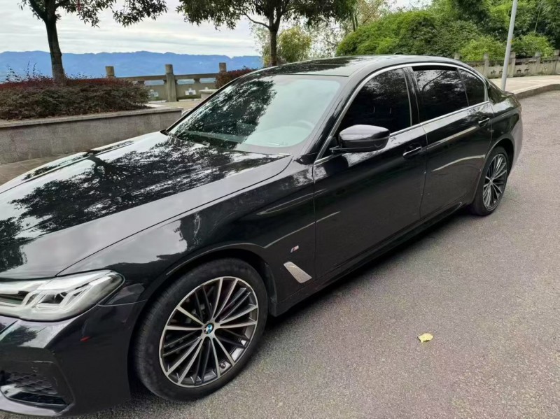 昆明22年宝马5系4