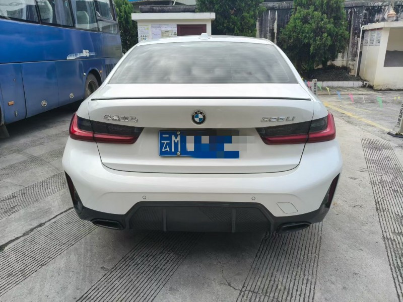 昆明24年宝马3系9