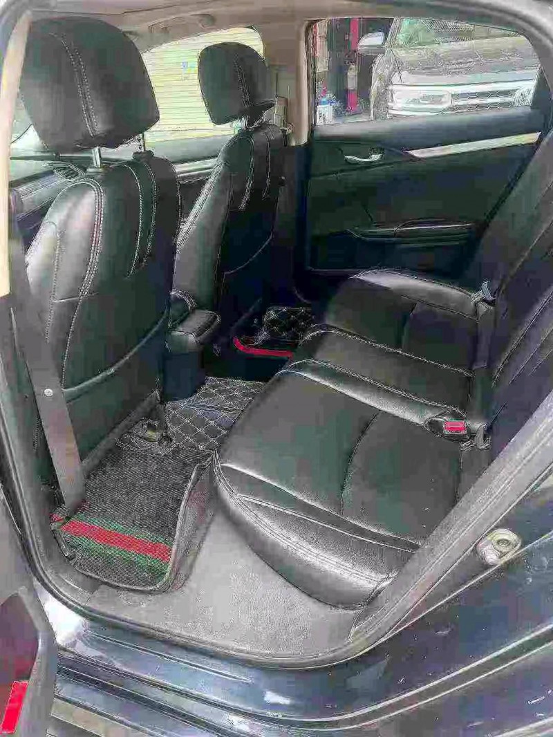 南宁21年本田思域6