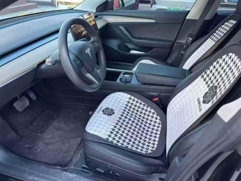 济宁23年特斯拉MODEL 36